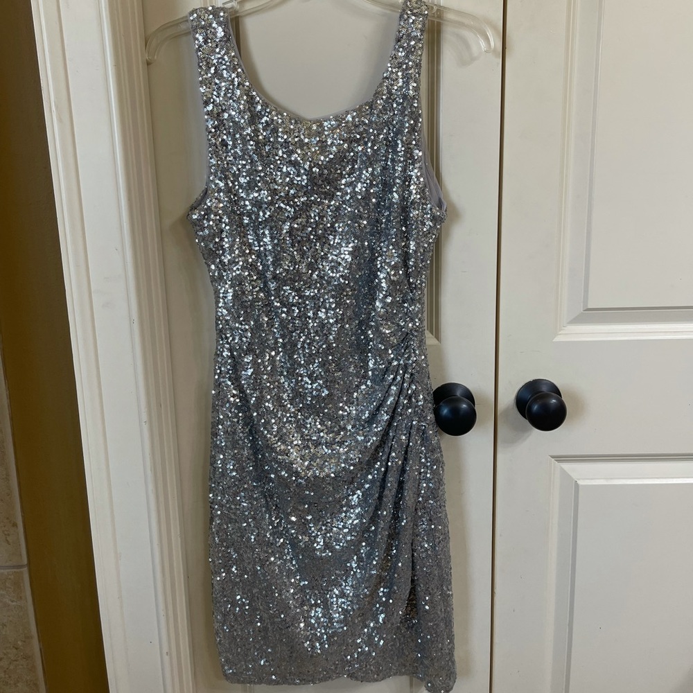 Perfect for Cotillion/school semi-formals